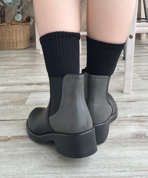 LUGG NAGG(ラグナグ)の「【Fiammifero】【片足200g】軽量設計サイドゴアブーツ【3Eゆったり】(ブーツ・レディース・ブラック/グレー/ダークブラウン・22.5cm/23.0cm/23.5cm/24.0cm/24.5cm)」の8枚目の写真
