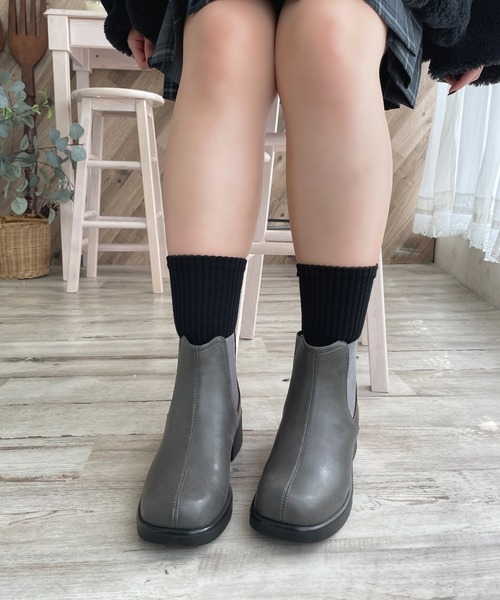 LUGG NAGG(ラグナグ)の「【Fiammifero】【片足200g】軽量設計サイドゴアブーツ【3Eゆったり】(ブーツ・レディース・ブラック/グレー/ダークブラウン・22.5cm/23.0cm/23.5cm/24.0cm/24.5cm)」の9枚目の写真