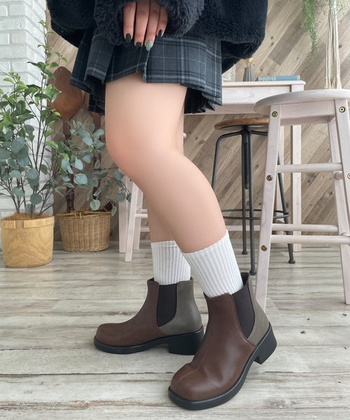 LUGG NAGG(ラグナグ)の「【Fiammifero】【片足200g】軽量設計サイドゴアブーツ【3Eゆったり】(ブーツ・レディース・ブラック/グレー/ダークブラウン・22.5cm/23.0cm/23.5cm/24.0cm/24.5cm)」の12枚目の写真