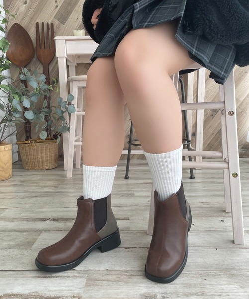 LUGG NAGG(ラグナグ)の「【Fiammifero】【片足200g】軽量設計サイドゴアブーツ【3Eゆったり】(ブーツ・レディース・ブラック/グレー/ダークブラウン・22.5cm/23.0cm/23.5cm/24.0cm/24.5cm)」の13枚目の写真