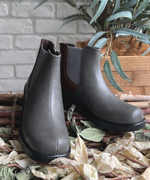 LUGG NAGG(ラグナグ)の「【Fiammifero】【片足200g】軽量設計サイドゴアブーツ【3Eゆったり】(ブーツ・レディース・ブラック/グレー/ダークブラウン・22.5cm/23.0cm/23.5cm/24.0cm/24.5cm)」の18枚目の写真