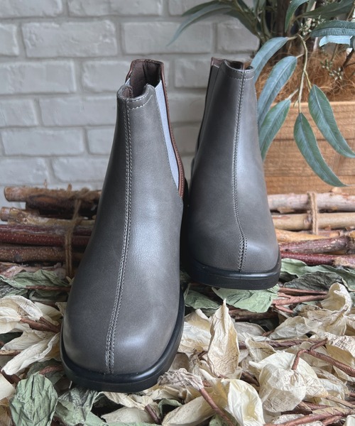 LUGG NAGG(ラグナグ)の「【Fiammifero】【片足200g】軽量設計サイドゴアブーツ【3Eゆったり】(ブーツ・レディース・ブラック/グレー/ダークブラウン・22.5cm/23.0cm/23.5cm/24.0cm/24.5cm)」の19枚目の写真