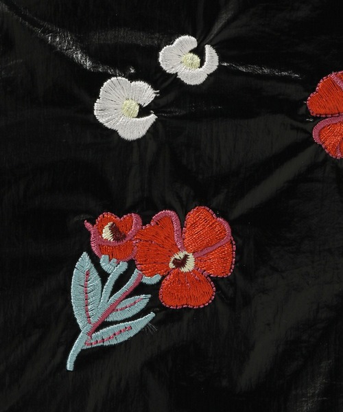 niko and...（ニコアンド）の「オリジナルチャーム付き刺繍トートバッグ（トートバッグ・レディース・パープル/ブラック/グレー・0）」の18枚目の写真