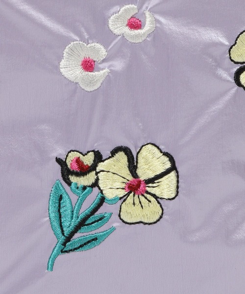 niko and...（ニコアンド）の「オリジナルチャーム付き刺繍トートバッグ（トートバッグ・レディース・パープル/ブラック/グレー・0）」の12枚目の写真