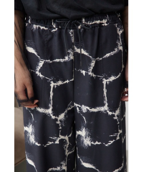 AZUL by moussy（アズールバイマウジー）の「パッチポケットイージーパンツ（スラックス・レディース・ブラック系その他/グレー系その他・SMALL/MEDIUM）」の9枚目の写真