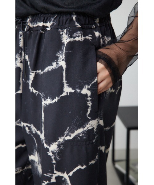 AZUL by moussy（アズールバイマウジー）の「パッチポケットイージーパンツ（スラックス・レディース・ブラック系その他/グレー系その他・SMALL/MEDIUM）」の11枚目の写真