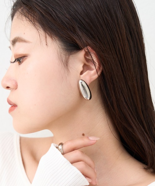 CIAOPANIC TYPY（チャオパニックティピー）の「【2025年S/S新作】lilメタルオーバルピアス（ピアス（両耳用）・レディース・シルバー/ゴールド・ONE SIZE）」の5枚目の写真