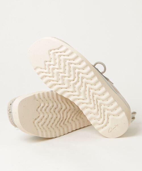 最終　Clarks ホワイト モカシン 靴ひも付き Clarks（クラークス）の「【ネット限定】 Torhill Bee