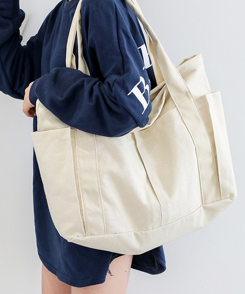 mabbly(メイブリー)の「【大容量・軽量タイプ】多ポケット キャンバストートバッグ/マザーズバッグ(マザーズバッグ・レディース・ブラック/ホワイト/イエロー・FREE)」の1枚目の写真