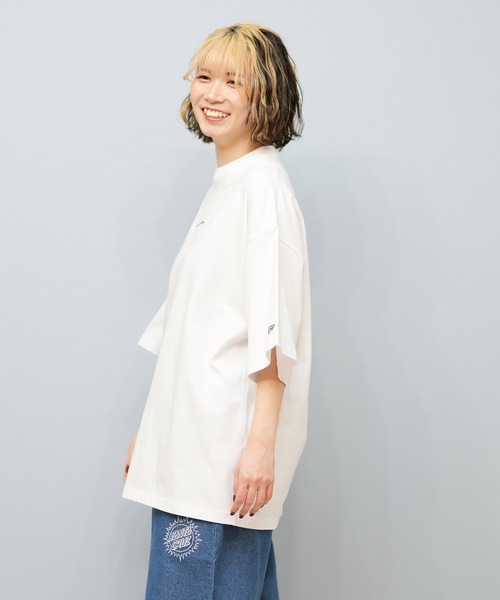 NEW ERA(ニューエラ)の「【ユニセックス】NEW ERA/ニューエラ オーバーサイズ 14410076/14410077/14410078(Tシャツ/カットソー・レディース・ブラック/ホワイト/ベージュ・XL)」の5枚目の写真