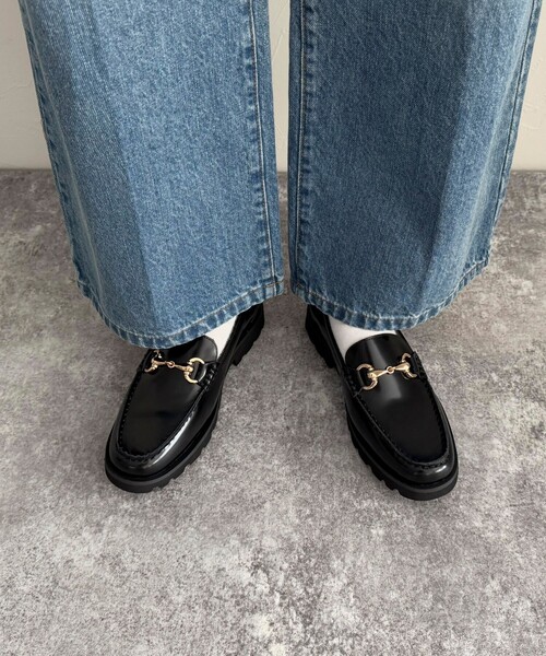 ARTESANOS（アルテサノス）の「【ARTESANOS/アルテサノス】スリムビットローファー（その他シューズ・レディース・ブラック・38/37）」の2枚目の写真