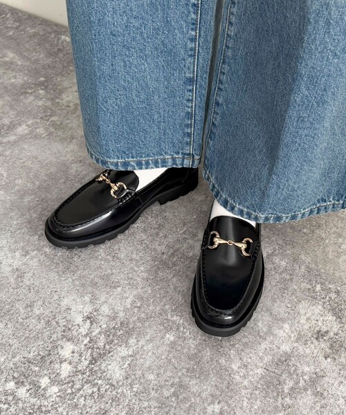 ARTESANOS（アルテサノス）の「【ARTESANOS/アルテサノス】スリムビットローファー（その他シューズ・レディース・ブラック・38/37）」の3枚目の写真