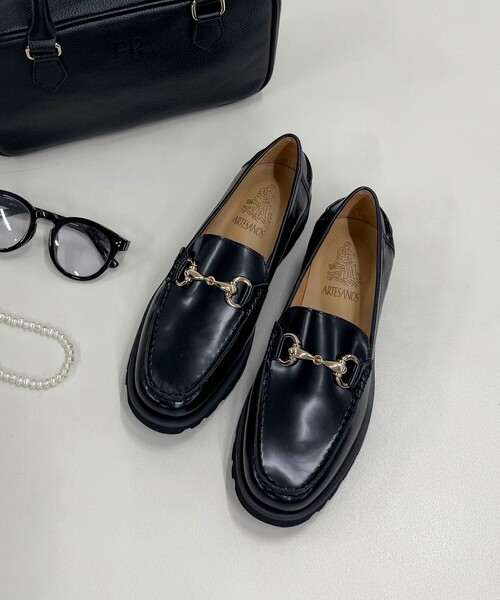 ARTESANOS（アルテサノス）の「【ARTESANOS/アルテサノス】スリムビットローファー（その他シューズ・レディース・ブラック・38/37）」の7枚目の写真
