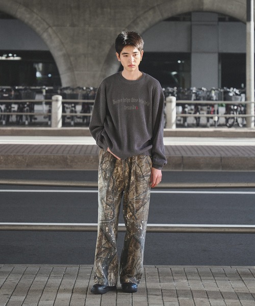 kutir(クティール)の「SPRAY FRONT DESIGN KNIT/スプレーフロントデザインニット(ニット/セーター・メンズ・チャコールグレー/ブラック/グレイッシュベージュ・MEDIUM/LARGE)」の11枚目の写真