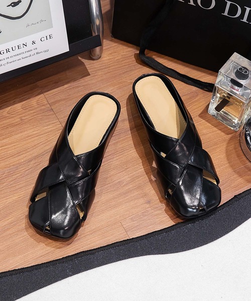 shoes365(シューズスリーシックスファイヴ)の「【shoes 365】クロスオープントゥミュール (SS)(スリッポン・レディース・ブラック/オフホワイト・23.0cm/25.0cm/24.5cm/24.0cm/23.5cm/22.5cm)」の10枚目の写真
