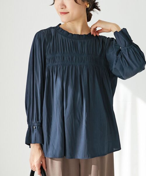 le.coeur blanc(ルクールブラン)の「パウダーサテンフロントシャーリングブラウス(シャツ/ブラウス・レディース・ネイビー/サックスブルー/アイボリー・38)」の3枚目の写真