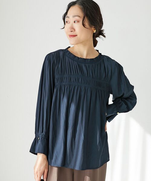 le.coeur blanc(ルクールブラン)の「パウダーサテンフロントシャーリングブラウス(シャツ/ブラウス・レディース・ネイビー/サックスブルー/アイボリー・38)」の4枚目の写真