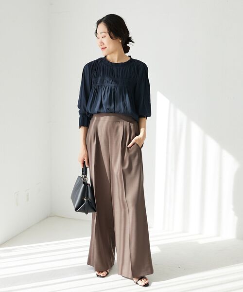 le.coeur blanc(ルクールブラン)の「パウダーサテンフロントシャーリングブラウス(シャツ/ブラウス・レディース・ネイビー/サックスブルー/アイボリー・38)」の10枚目の写真