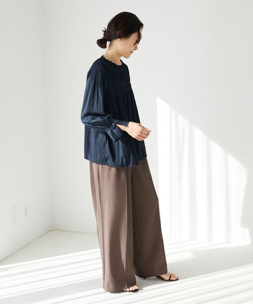 le.coeur blanc(ルクールブラン)の「パウダーサテンフロントシャーリングブラウス(シャツ/ブラウス・レディース・ネイビー/サックスブルー/アイボリー・38)」の15枚目の写真