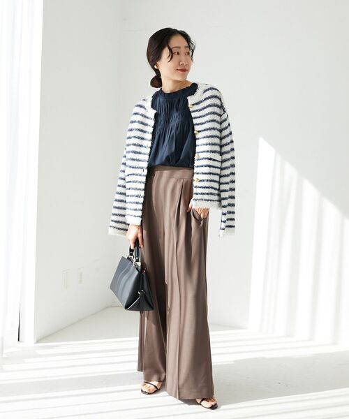 le.coeur blanc(ルクールブラン)の「パウダーサテンフロントシャーリングブラウス(シャツ/ブラウス・レディース・ネイビー/サックスブルー/アイボリー・38)」の17枚目の写真