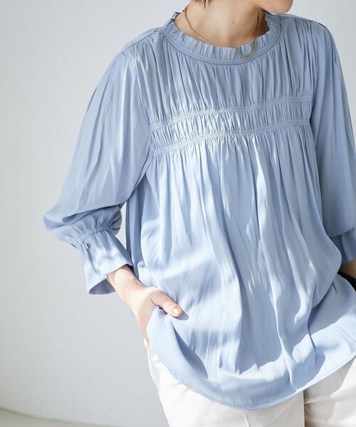 le.coeur blanc(ルクールブラン)の「パウダーサテンフロントシャーリングブラウス(シャツ/ブラウス・レディース・ネイビー/サックスブルー/アイボリー・38)」の22枚目の写真