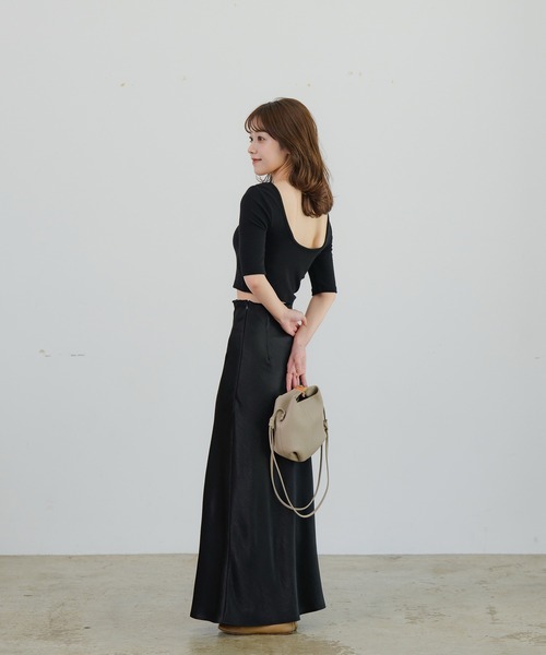 INTER FACTORY(インターファクトリー)の「omayu - サテンナロースカート made in INTER FACTORY(スカート・レディース・アイボリー/ブラック・SMALL/MEDIUM)」の11枚目の写真