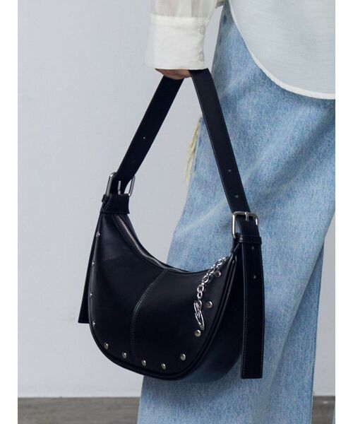 EMODA（エモダ）の「スタッズショルダーチャームバッグ（ハンドバッグ・レディース・ブラック/ホワイト/ブラウン・FREE）」の7枚目の写真
