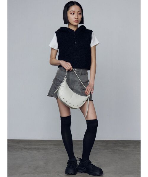 EMODA（エモダ）の「スタッズショルダーチャームバッグ（ハンドバッグ・レディース・ブラック/ホワイト/ブラウン・FREE）」の12枚目の写真