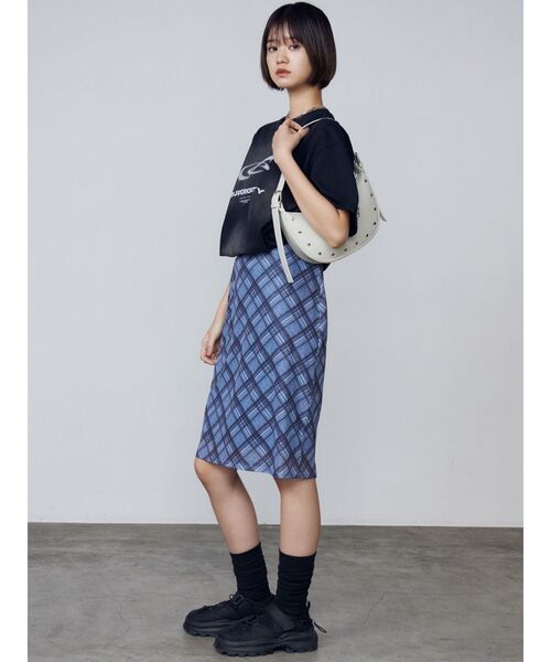 EMODA（エモダ）の「スタッズショルダーチャームバッグ（ハンドバッグ・レディース・ブラック/ホワイト/ブラウン・FREE）」の13枚目の写真