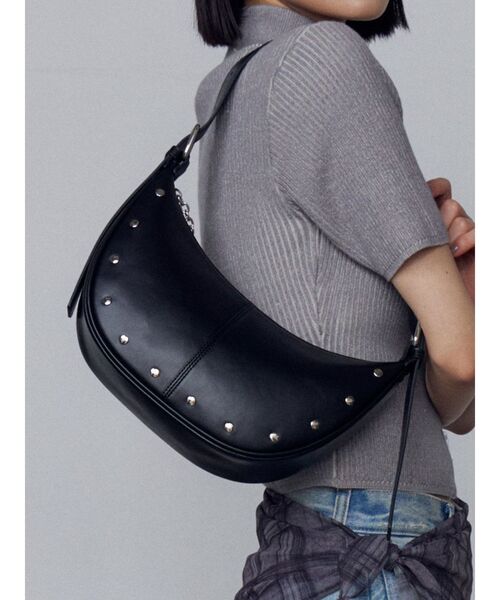 EMODA（エモダ）の「スタッズショルダーチャームバッグ（ハンドバッグ・レディース・ブラック/ホワイト/ブラウン・FREE）」の15枚目の写真