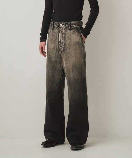 Juha(ユハ)の「GRADATION WIDE DENIM(デニムパンツ・メンズ・ブルー/ブラック・2/3/4)」の2枚目の写真