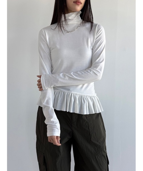 Didot.showroom(ディドット ショールーム)の「フリルヘムハイネックロンT(Tシャツ/カットソー・レディース・アイボリー/ブラック/ホワイト×ブラック/チャコールグレー×ブラック・FREE)」の2枚目の写真