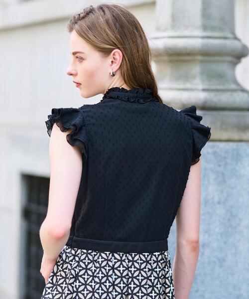 DRESSTERIOR（ドレステリア）の「【大人百花春号掲載 モデル美香さん着用】ドットジャカードオーバーラップコンビドレス（ワンピース・レディース・ブラック系4・34/36/38）」の7枚目の写真