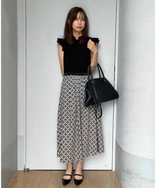 DRESSTERIOR（ドレステリア）の「【大人百花春号掲載 モデル美香さん着用】ドットジャカードオーバーラップコンビドレス（ワンピース・レディース・ブラック系4・34/36/38）」の12枚目の写真