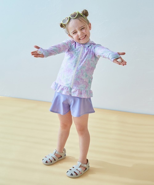 devirock（デビロック）の「UVカット 裾フリル 長袖ジップラッシュガード（ラッシュガード・キッズ・イエロー系1/ピンク系2/ブルー系1/ホワイト/パープル系1/ピンク/ブラック系1/グリーン系1/パープル系2・100cm/110cm/120cm/130cm/140cm/150cm/160cm）」の15枚目の写真