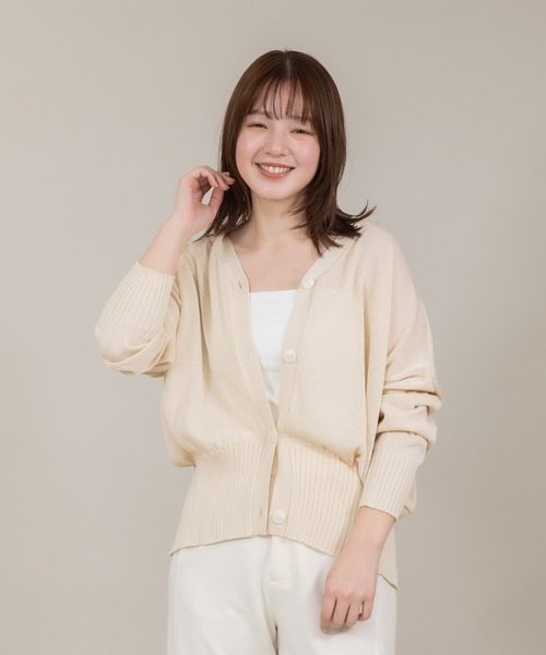 meeny miny（ミーニーマイニー）の「【meeny miny】【接触冷感／アンチピリング】ヨガインストラクター監修　美優Vカーディガン（カーディガン/ボレロ・レディース・ライトベージュ/ライトピンク/ライトグレー/ホワイト・MEDIUM/LARGE）」の7枚目の写真