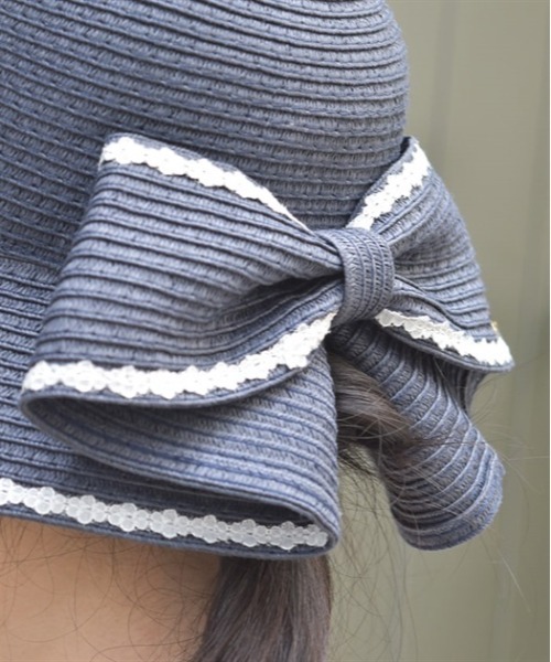 axes femme(アクシーズファム)の「後ろリボンUVペーパーハット(ハット・レディース・ベージュ/ネイビー・FREE)」の4枚目の写真