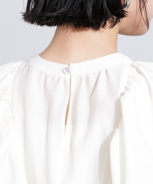 N.(N. Natural Beauty Basic)(エヌエヌナチュラルビューティーベーシック)の「シアーフレアスリーブブラウス(シャツ/ブラウス・レディース・オフホワイト/ブラック/レッド・MEDIUM)」の20枚目の写真