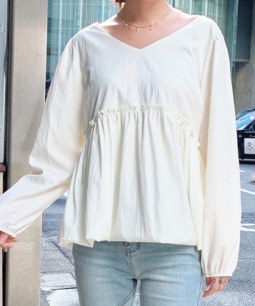 STYLEBLOCK(スタイルブロック)の「Vネックバルーンヘムブラウス(シャツ/ブラウス・レディース・アイボリー/ブラック・FREE)」の2枚目の写真
