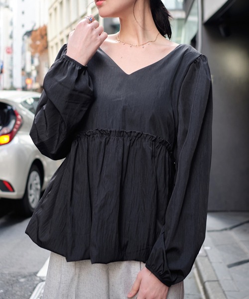 STYLEBLOCK(スタイルブロック)の「Vネックバルーンヘムブラウス(シャツ/ブラウス・レディース・アイボリー/ブラック・FREE)」の1枚目の写真