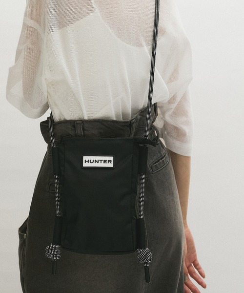 HUNTER（ハンター）の「【HUNTER for ADAM ET ROPE'】別注トラベルフォンポーチ（ボディバッグ/ウエストポーチ・レディース・ブラック/ホワイト・FREE）」の18枚目の写真