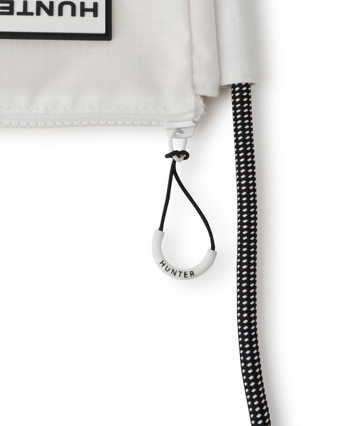 HUNTER（ハンター）の「【HUNTER for ADAM ET ROPE'】別注トラベルフォンポーチ（ボディバッグ/ウエストポーチ・レディース・ブラック/ホワイト・FREE）」の12枚目の写真