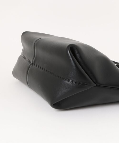 NiiNa（ニーナ）の「【 NiiNa / ニーナ 】高品質牛革 大容量 クラシック ラウンド トートバッグ（トートバッグ・レディース・ブラウン/ブラック・FREE）」の19枚目の写真