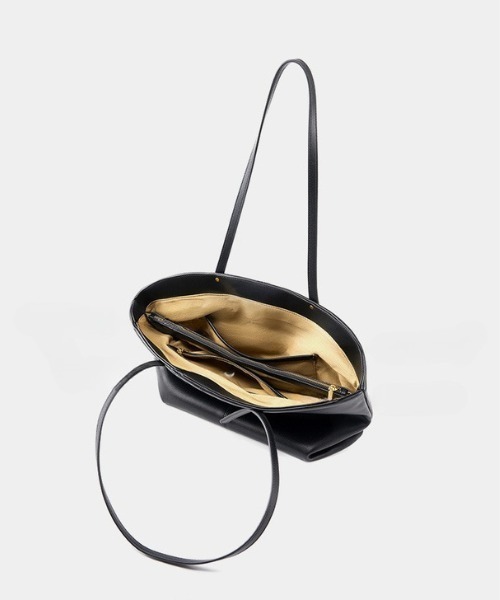 NiiNa（ニーナ）の「【 NiiNa / ニーナ 】高品質牛革 大容量 クラシック ラウンド トートバッグ（トートバッグ・レディース・ブラウン/ブラック・FREE）」の4枚目の写真