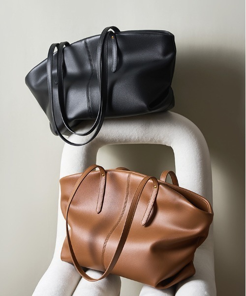 NiiNa（ニーナ）の「【 NiiNa / ニーナ 】高品質牛革 大容量 クラシック ラウンド トートバッグ（トートバッグ・レディース・ブラウン/ブラック・FREE）」の8枚目の写真