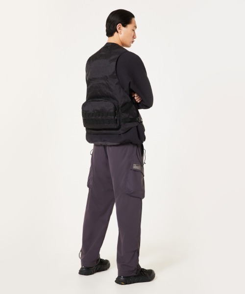 OAKLEY(オークリー)の「OAKLEY Fgl Ap Vest 5.0(オークリー Fgl Ap ベスト 5.0)(ベスト・メンズ・ブラック系・FREE)」の9枚目の写真