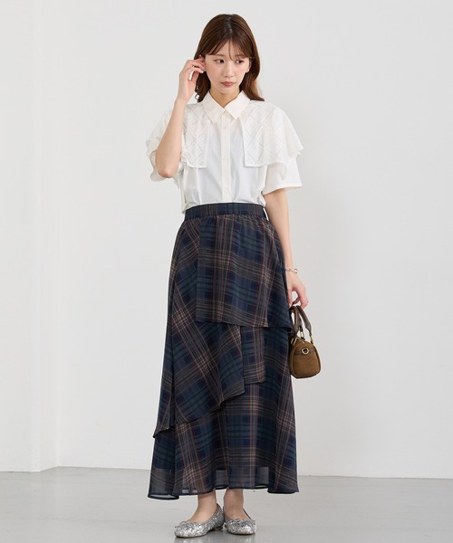 NICOLE CLUB(ニコル クラブ)の「シアーアシメギャザースカート(スカート・レディース・ネイビー/オフホワイト・MEDIUM)」の22枚目の写真