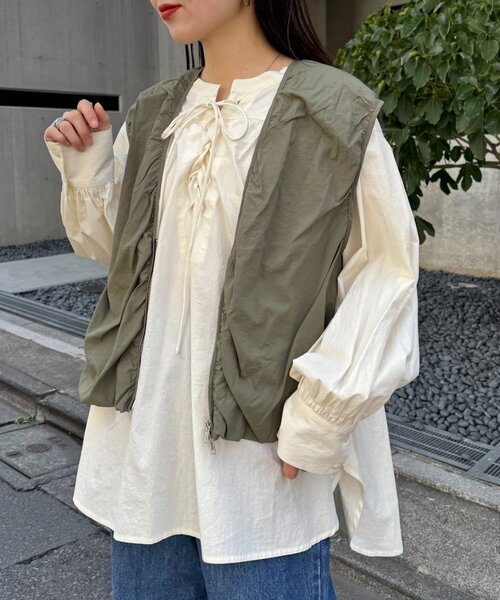 CIAOPANIC TYPY(チャオパニックティピー)の「【kairi企画】シアーナイロンバルーンベスト(ベスト・レディース・カーキ/ブラック/アイボリー・ONE SIZE)」の3枚目の写真