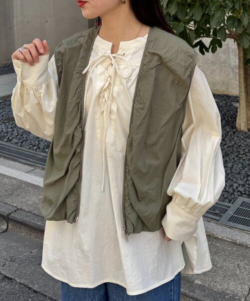 CIAOPANIC TYPY(チャオパニックティピー)の「【kairi企画】シアーナイロンバルーンベスト(ベスト・レディース・カーキ/ブラック/アイボリー・ONE SIZE)」の15枚目の写真