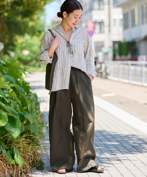 JOURNAL STANDARD relume（ジャーナルスタンダード　レリューム）の「ライトナイロンワイドパンツ（その他パンツ・レディース・ブラック/カーキ/ボルドー・36/38）」の9枚目の写真